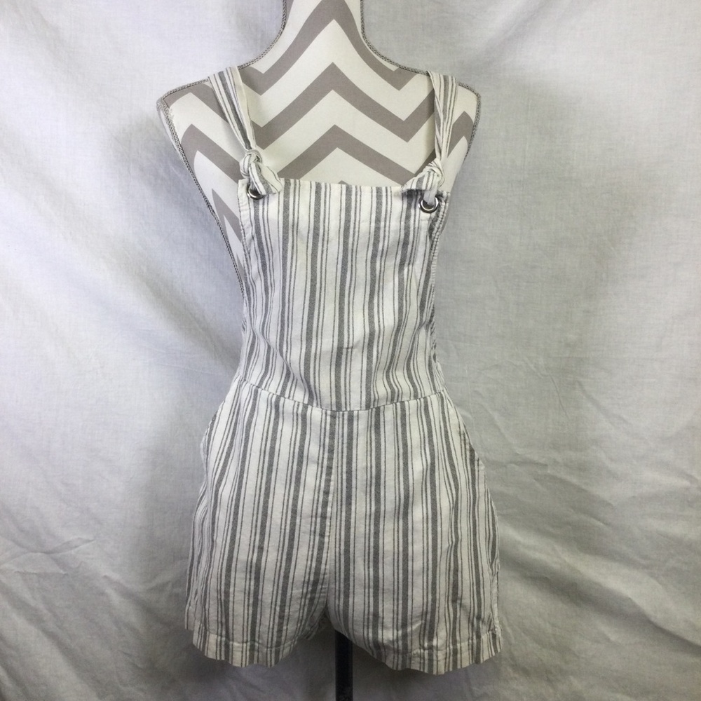 Heart Hips Womens Striped Linen Blend Short Overalls Cream/Black Sz S